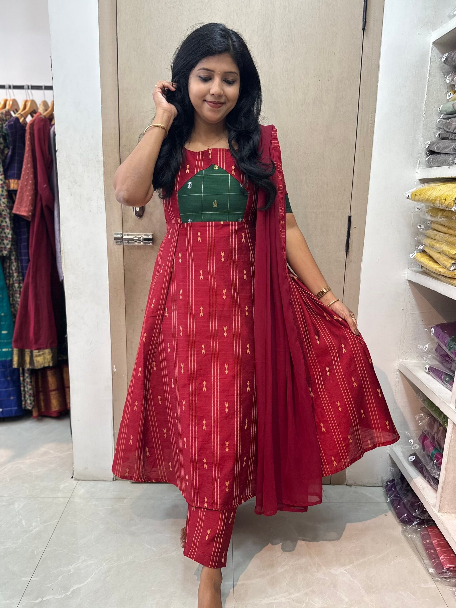 A Meenakshi Maroon - Image 5