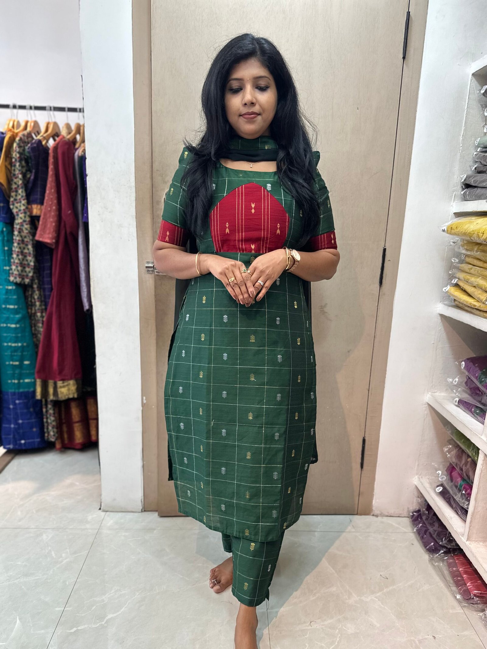 A Meenakshi Green - Image 4